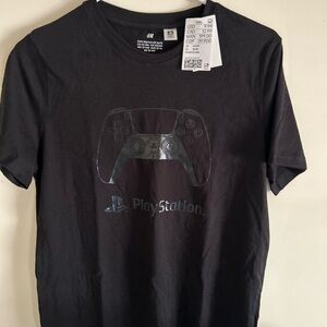 Boys NWT - H&M black PlayStation teeshirt short sleeved size 16/18.